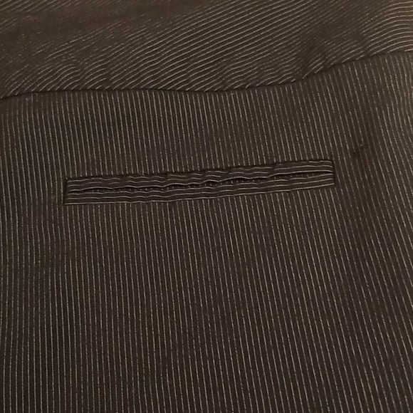 Classy Stripped Capris - Picture 7 of 8